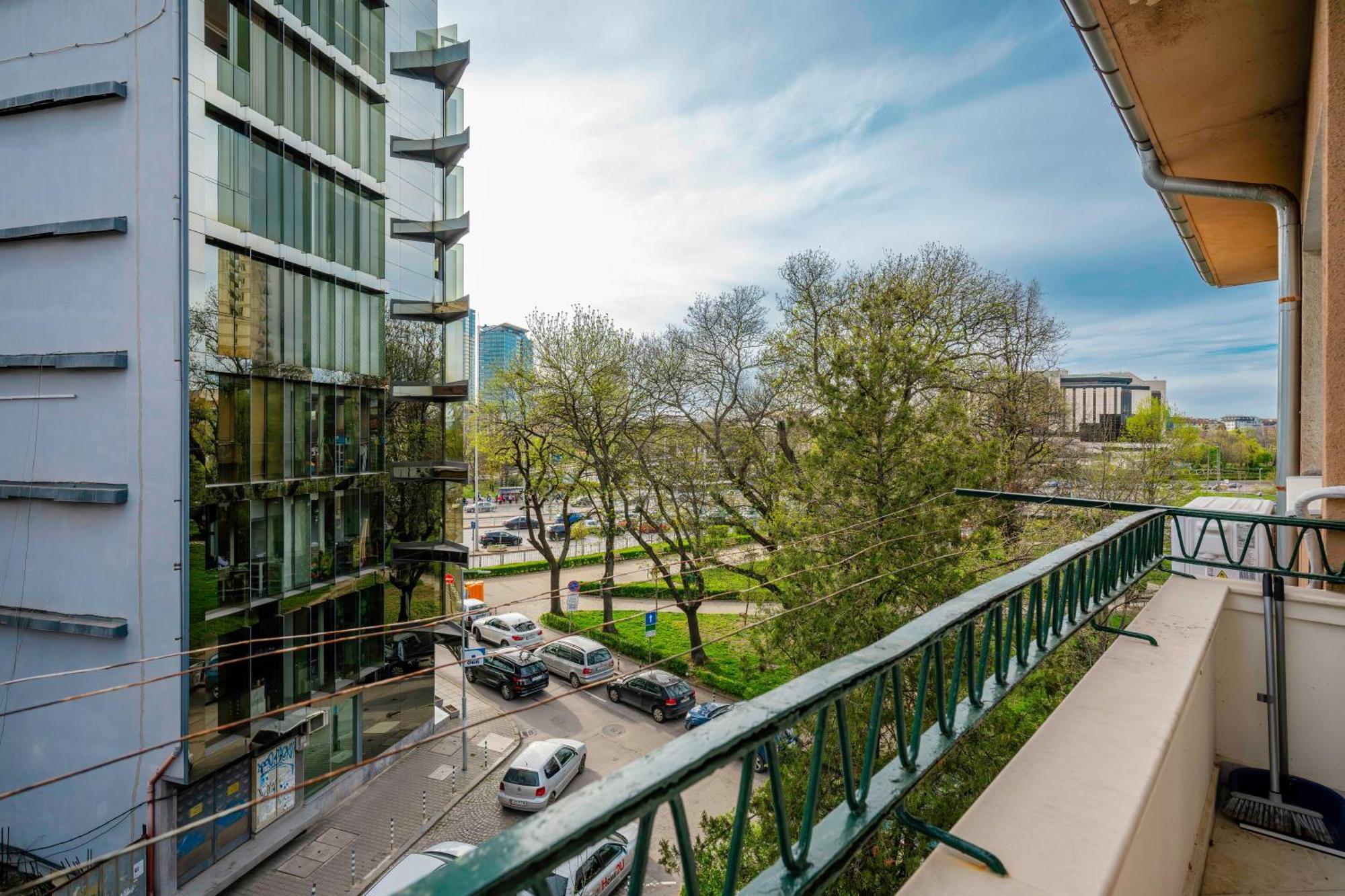 New With The Best View - 2Bd Bright Flat Near Ndk Σόφια Εξωτερικό φωτογραφία